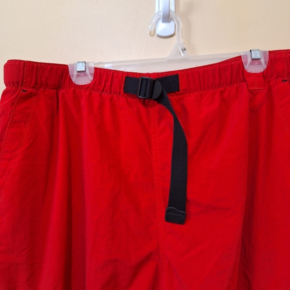 The North Face Red Shorts - Picture 4 of 8